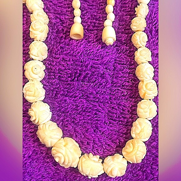 carved rose bone beads graduated hand strung vintage necklace 16 inches - Picture 1 of 7